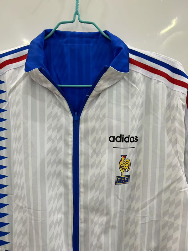 25-26 France Blue & White Double Sided Windbreaker (双面风衣)