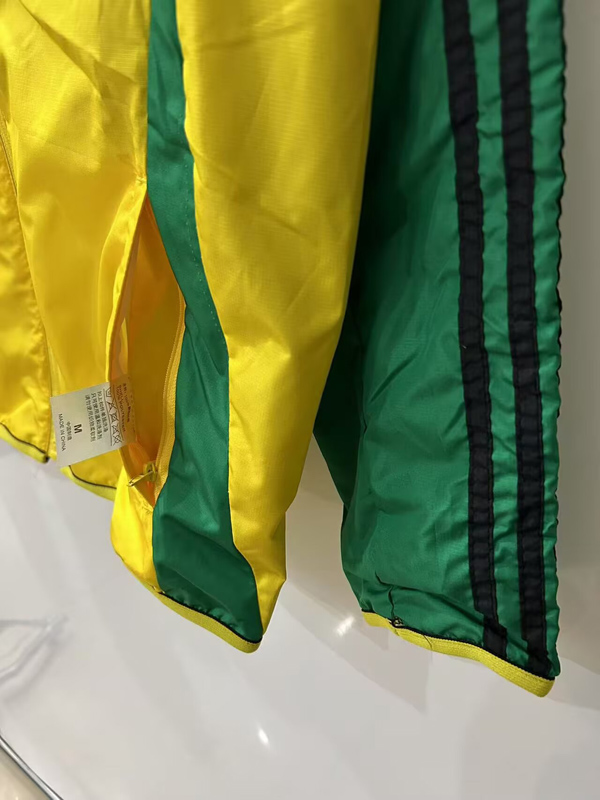 25-26 Jamaica Yellow & Black Double Sided Windbreaker (双面风衣)(刺绣)