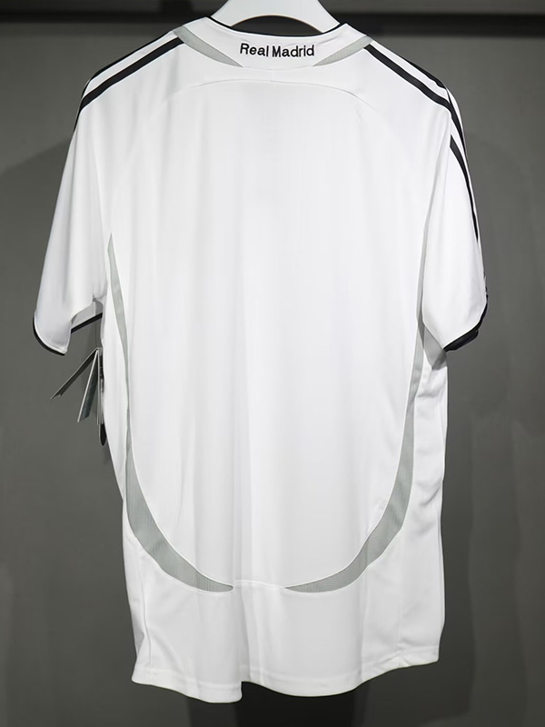 2006-2007 RMA Home Player Version 球员 Retro Soccer Jersey
