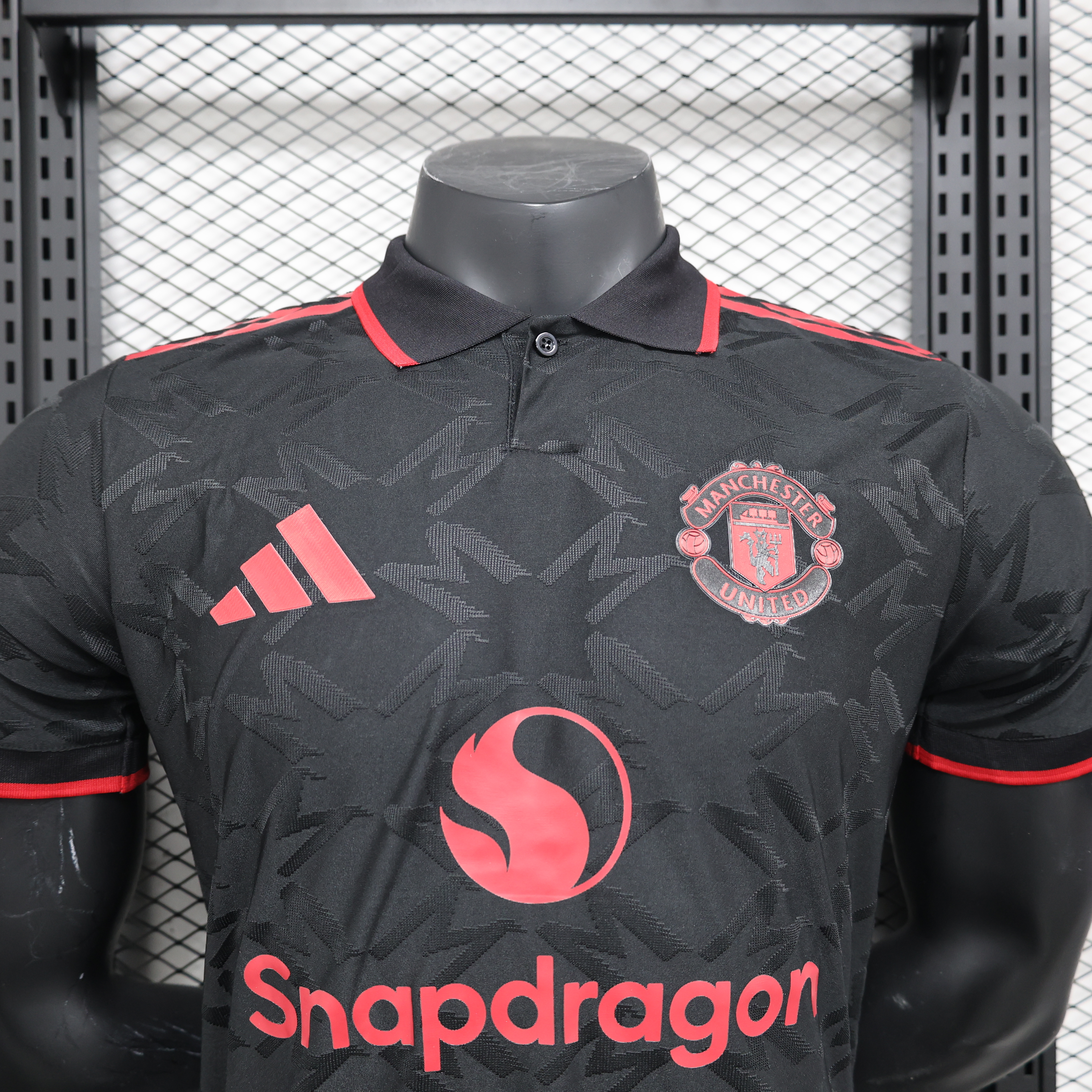 24-25 Man Utd Black Special Edition Player Version Training shirts *红标翻领