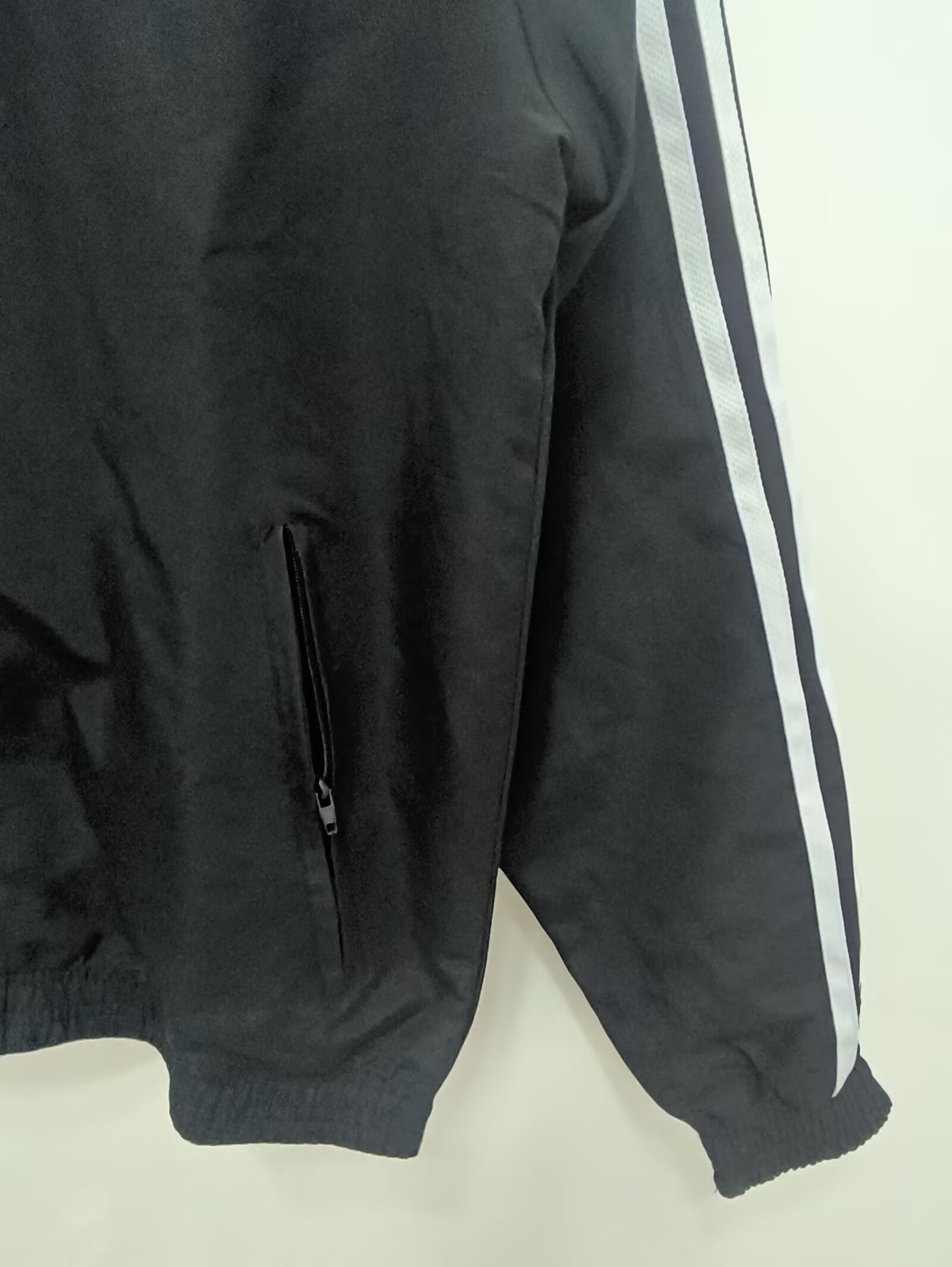 24-25 Germany White & black Double Sided Windbreaker (双面风衣)