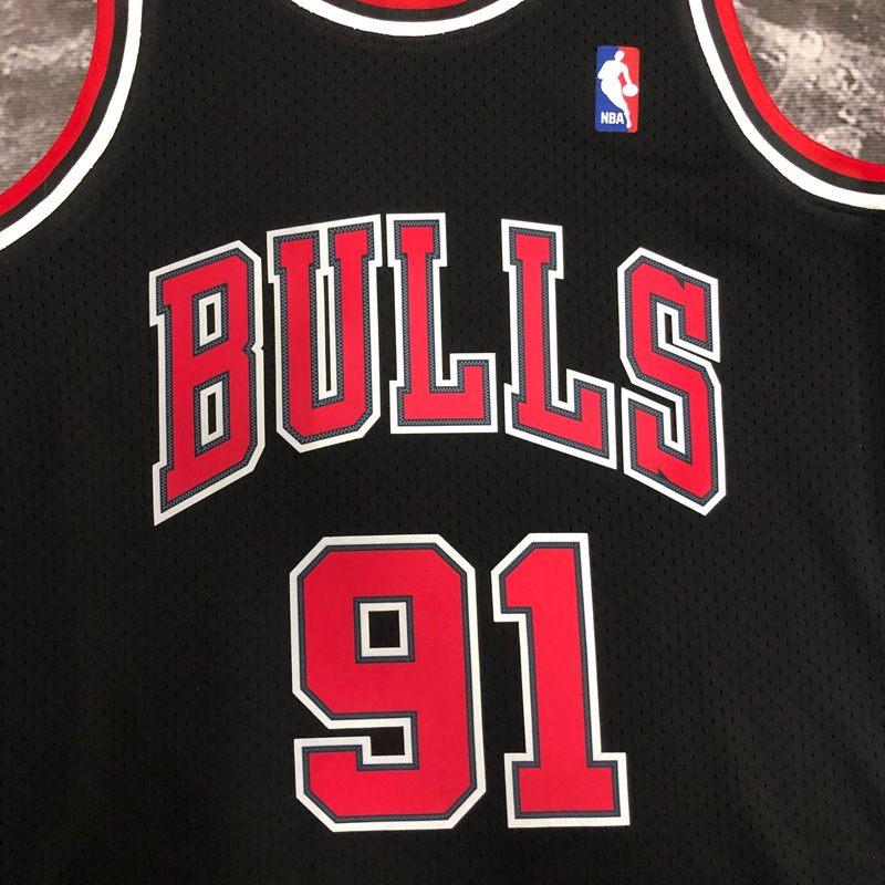 1998 BULLS RODMAN #91 Black Retro Top Quality H...