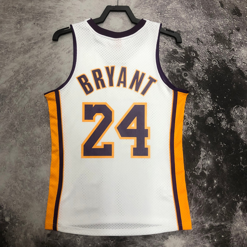 2009-10 LAKERS BRYANT #24 White Retro Top Quali...