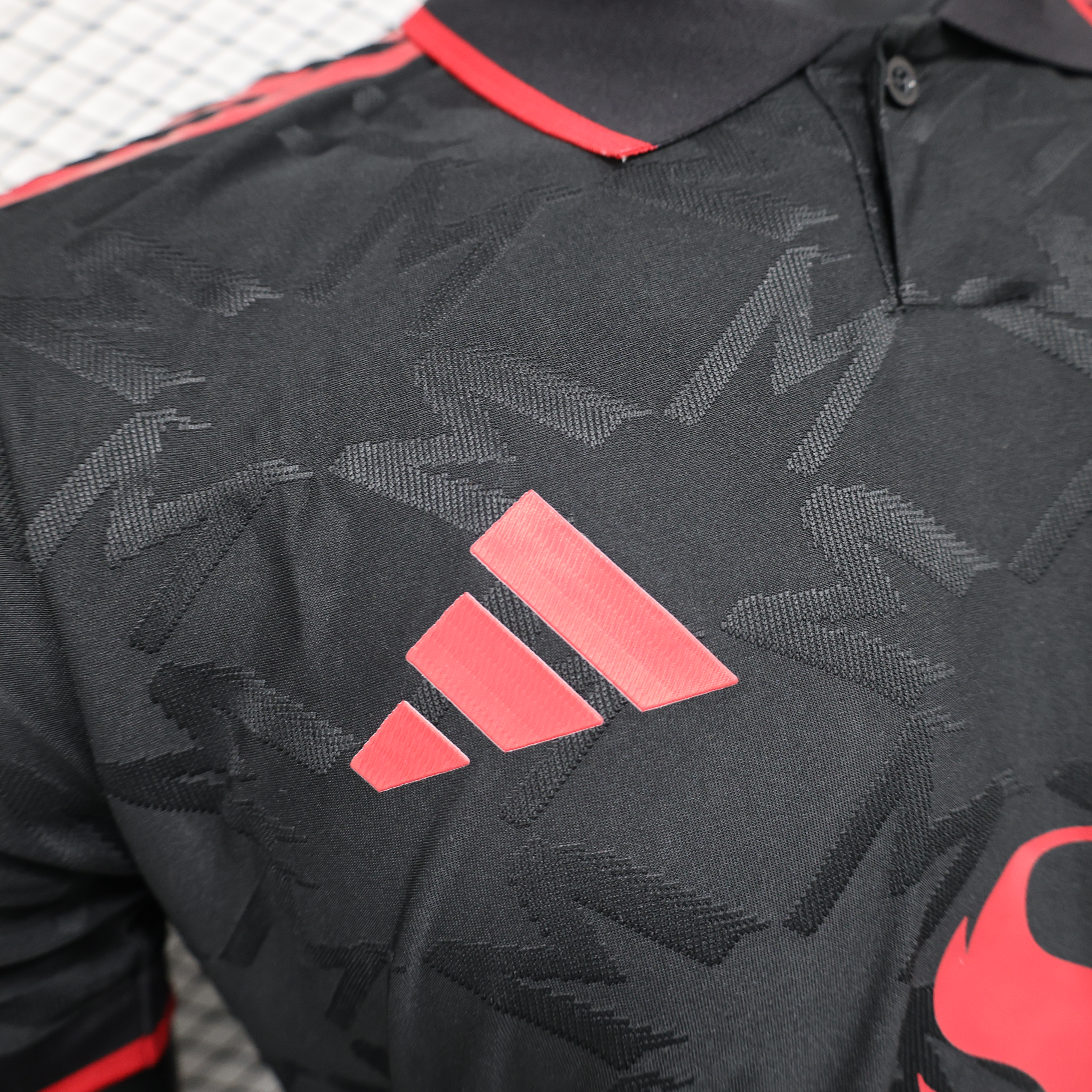 24-25 Man Utd Black Special Edition Player Version Training shirts *红标翻领