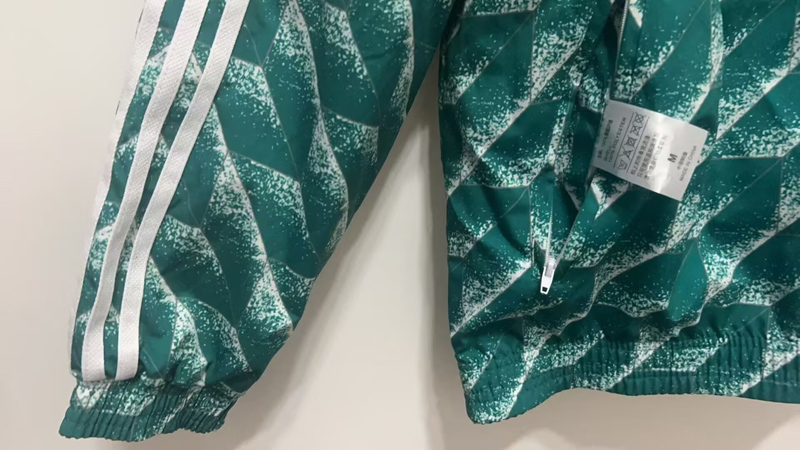 24-25 Germany Green & Pink Double Sided Windbreaker (双面风衣)
