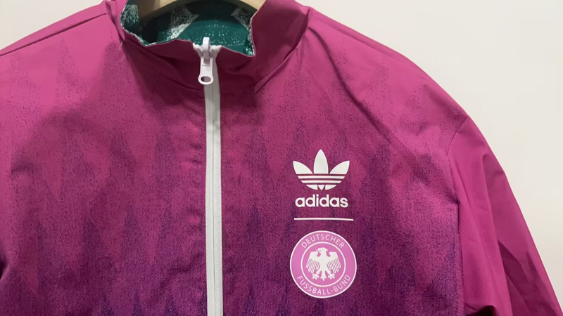 24-25 Germany Green & Pink Double Sided Windbreaker (双面风衣)