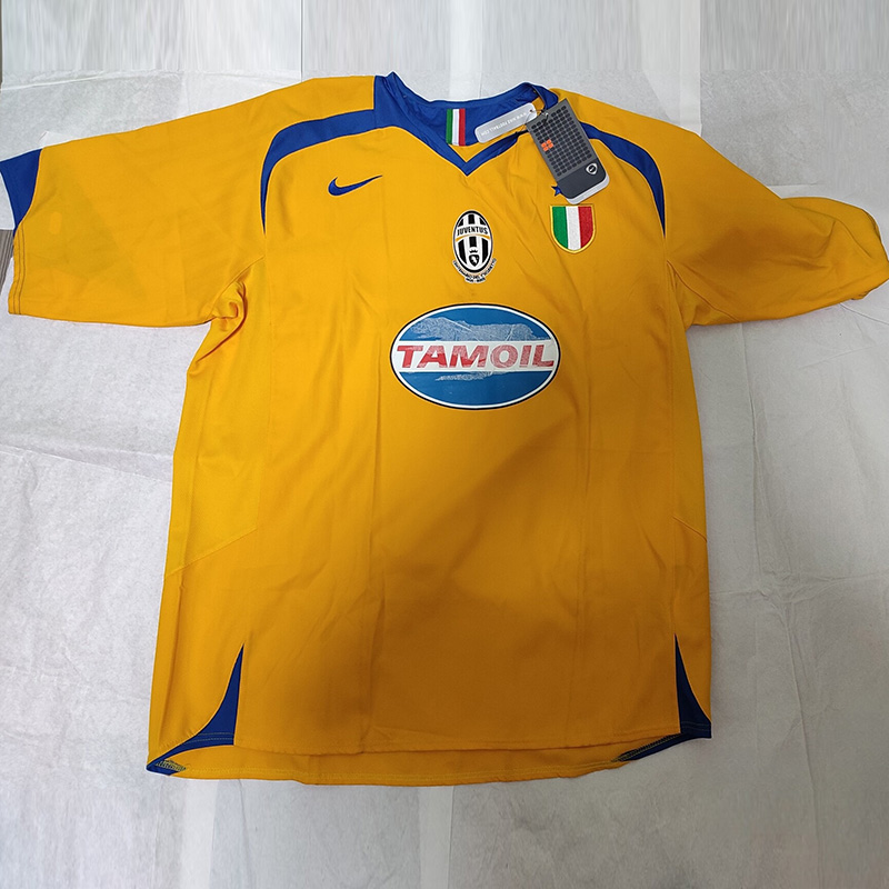 2005-2006 JUV Third Retro Soccer Jersey