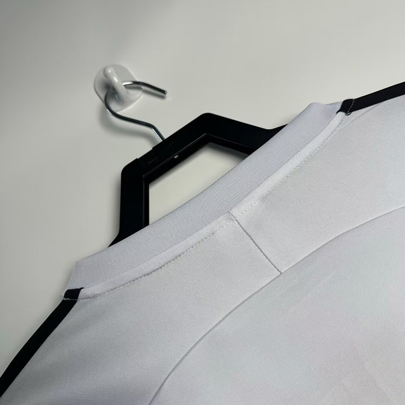 2003-2004 RMA Home Retro Soccer Jersey