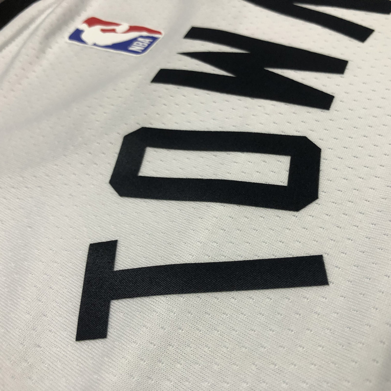 22-23 TIMBERWOLVES TOWNS #32 White City Edition...