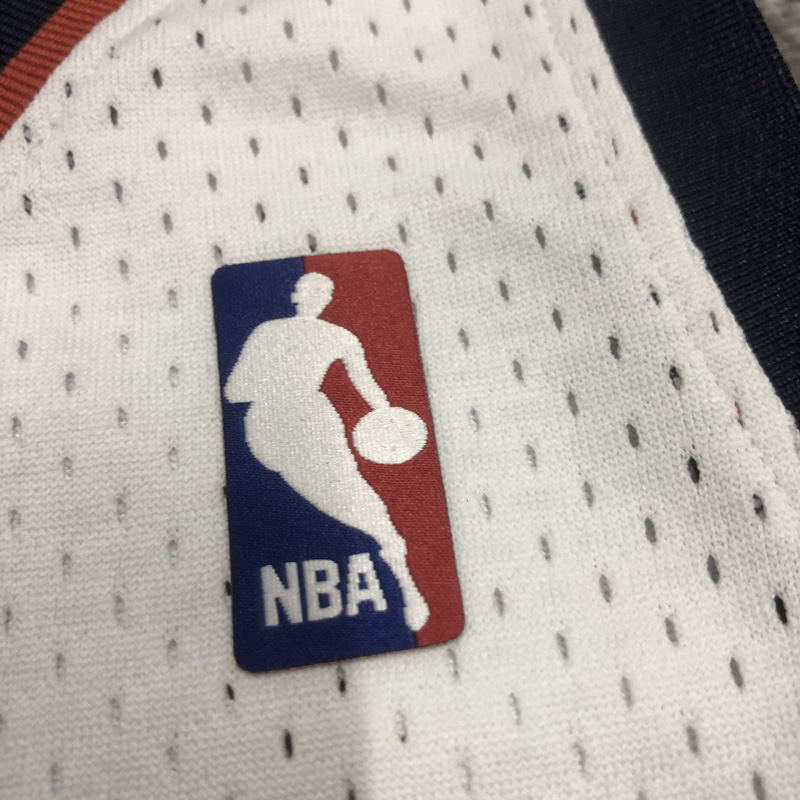 2009-10 WARRIORS CURRY #30 White Retro Top Qual...