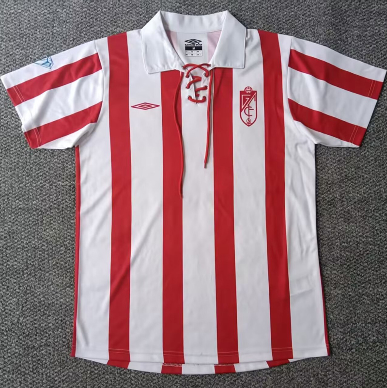 2005-2006 Granada Home Retro Soccer Jersey (带章)