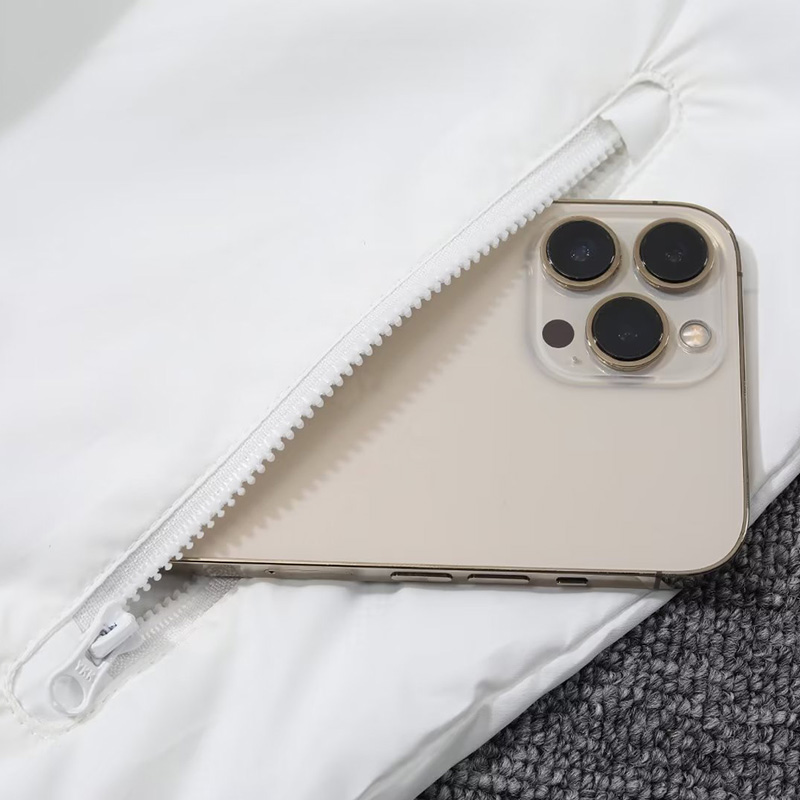 23-24 Man Utd White Windbreaker