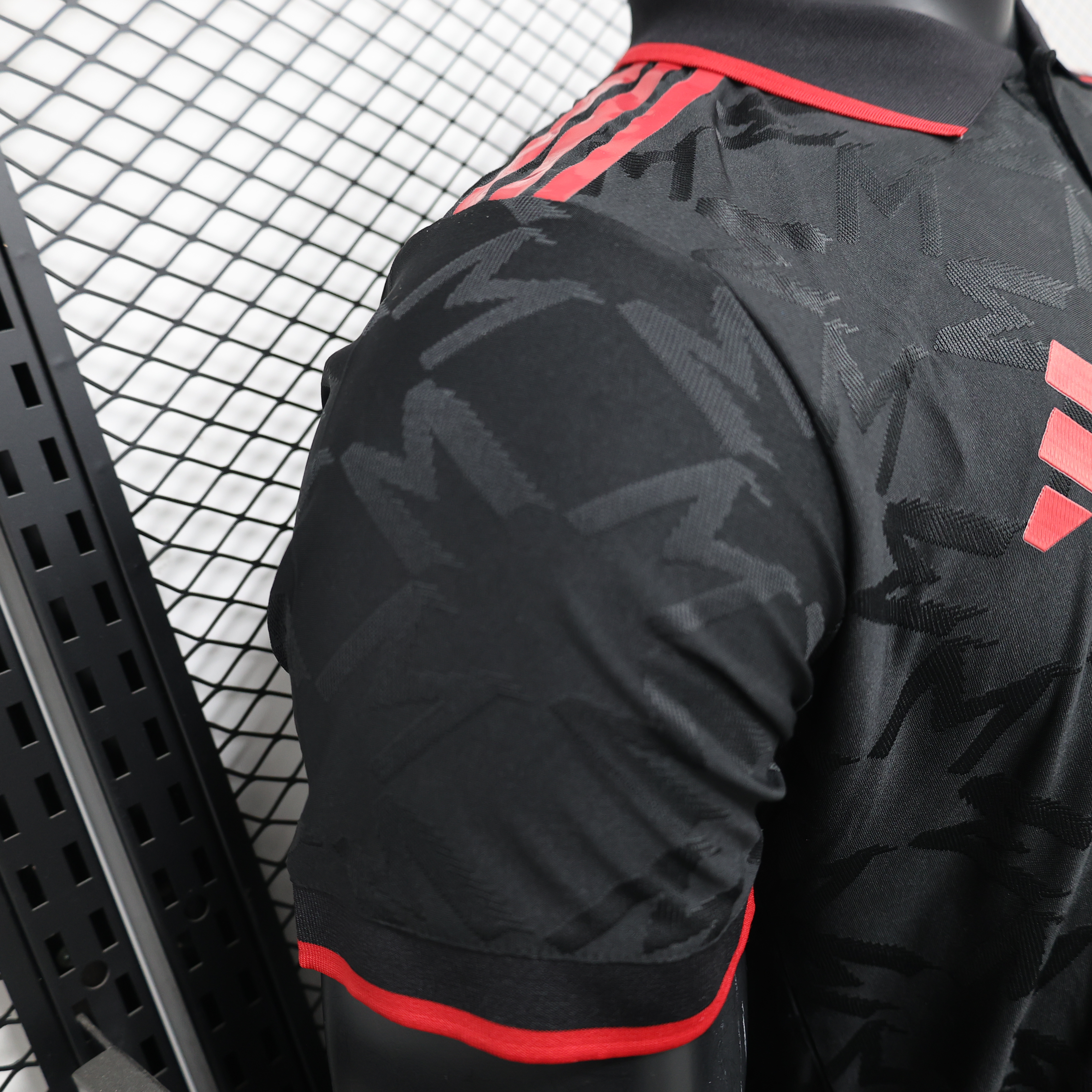 24-25 Man Utd Black Special Edition Player Version Training shirts *红标翻领