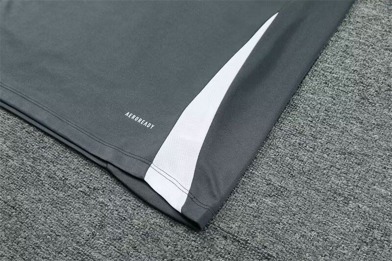 24/25  Man Utd Dark Grey 1:1 Quality Training Jersey