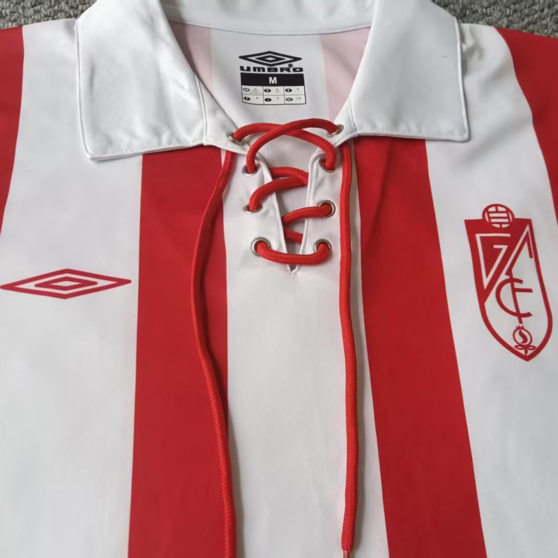 2005-2006 Granada Home Retro Soccer Jersey (带章)