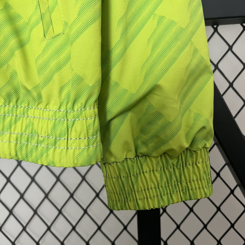 2024 Man Utd Black & Green Double Sided Windbreaker (双面风衣)