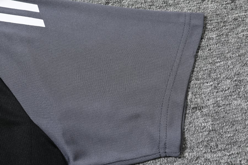 25-26 Man Utd Black Polo Tracksuit