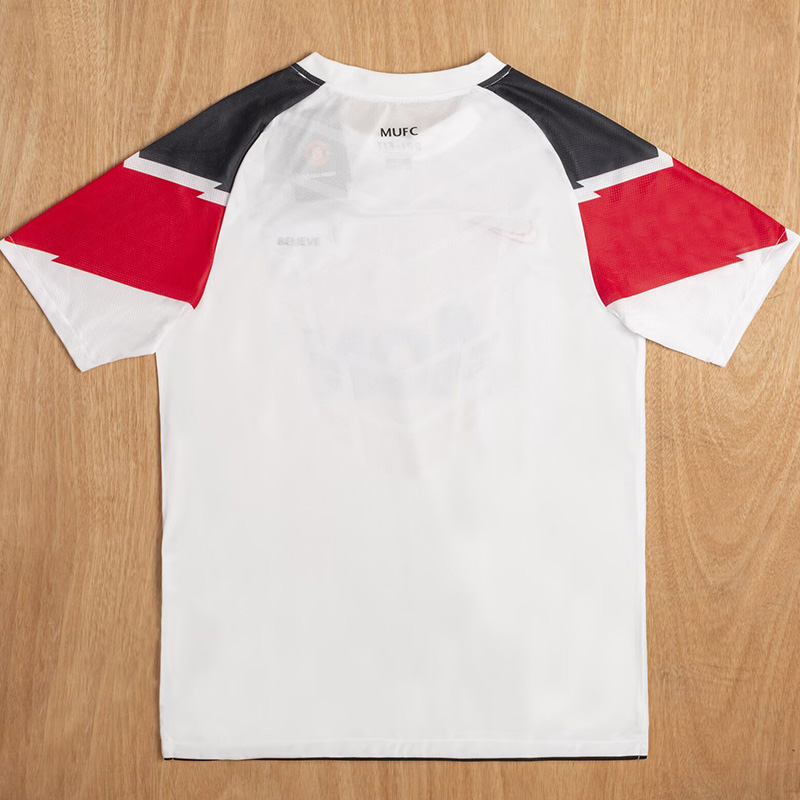 2010-2011 Man Utd Away Retro Soccer Jersey (不带决赛字)