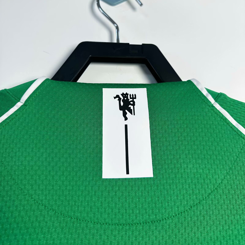 2007-2008 Man Utd Green Goalkeeper Retro Soccer Jersey