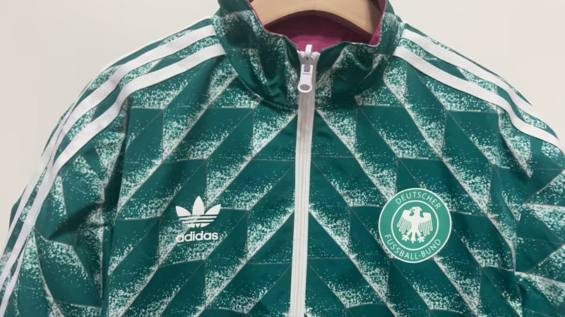 24-25 Germany Green & Pink Double Sided Windbreaker (双面风衣)