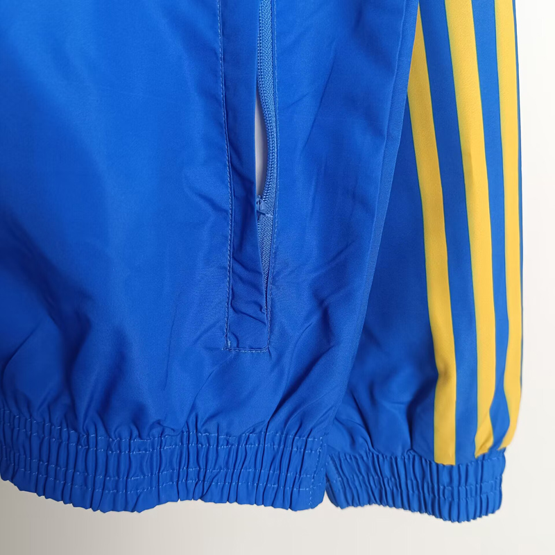 24-25 Leeds United Blue Windbreaker (黄边)