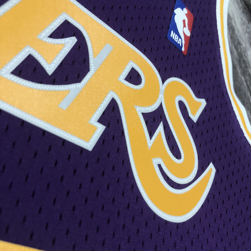 1998-99 LAKERS ROOMAN #73 Purple Retro Top Qual...