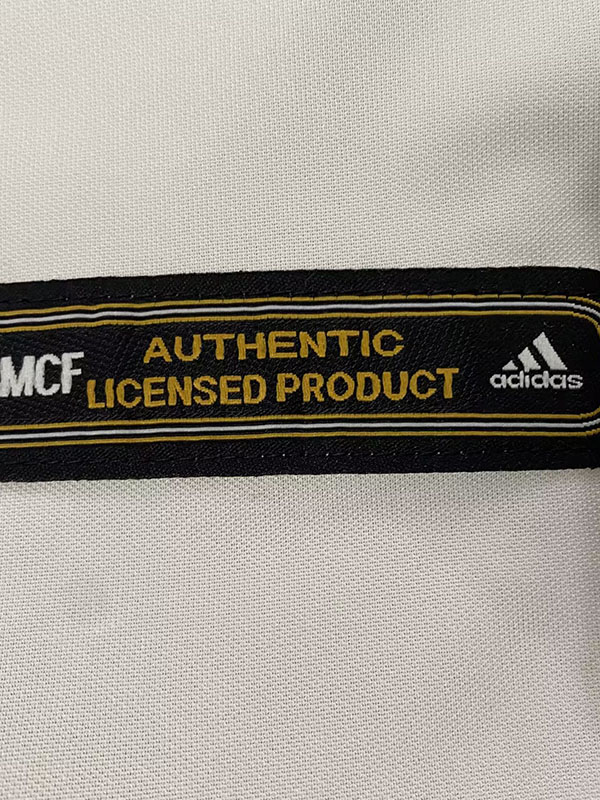 2001-2002 RMA Home Retro Soccer Jersey