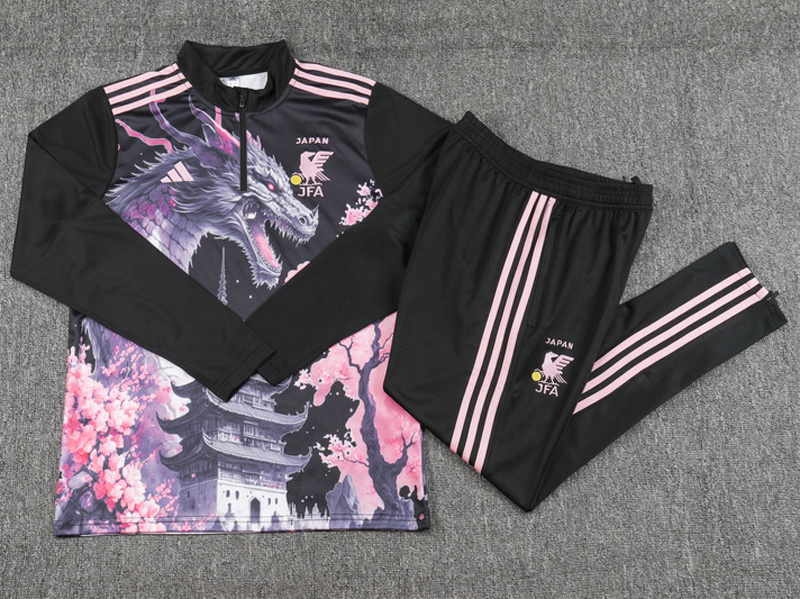 2024 Japan Black Half Pull Tracksuit (半拉链)(匹印)