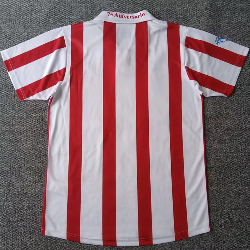 2005-2006 Granada Home Retro Soccer Jersey (带章)