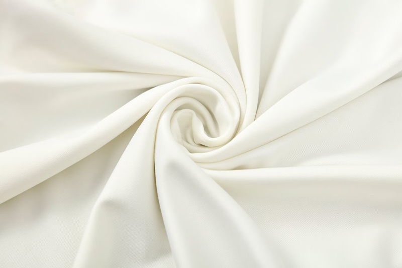 25-26 Man Utd White Training Short Suit