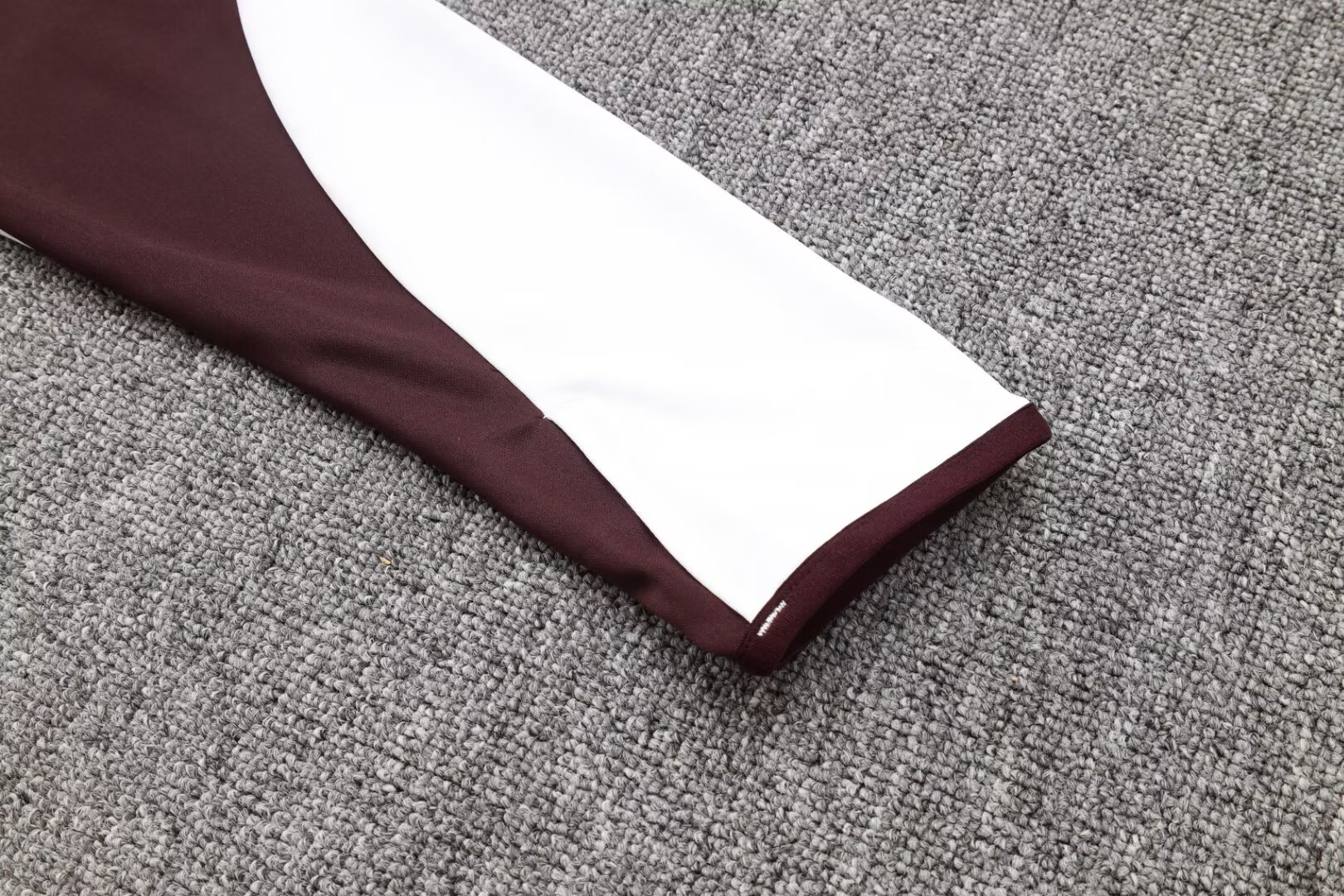 24/25  Bayern Munich Training  1:1 Quality Training Jersey