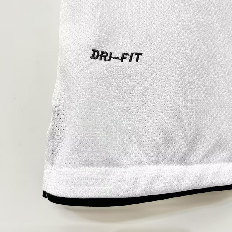 2010-2011 Man Utd Away White Retro Soccer Jerse...