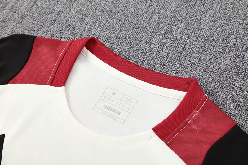 25-26 Man Utd White Training Short Suit