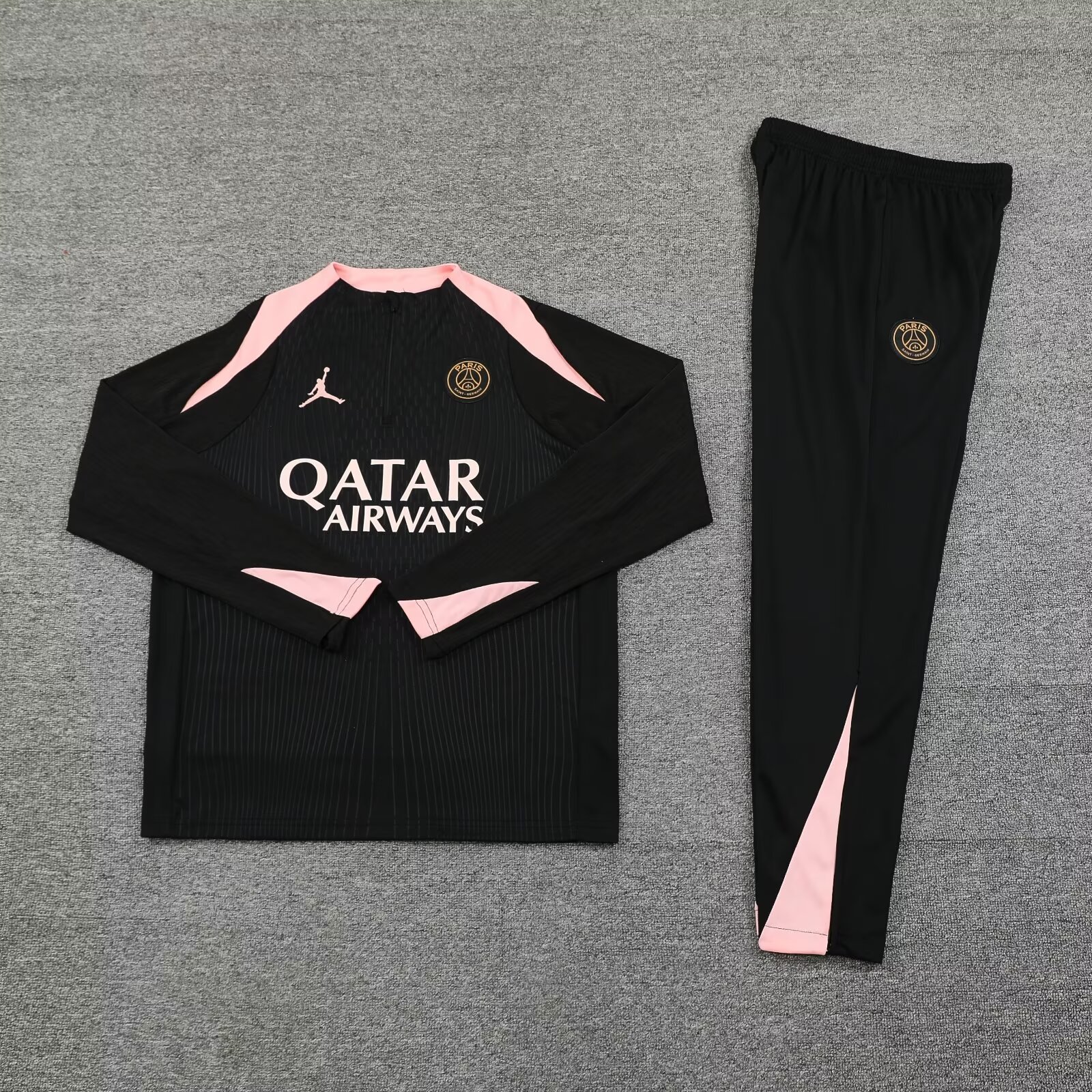 2024-25 PSG Black Half Pull Tracksuit (半拉链)(粉色领)