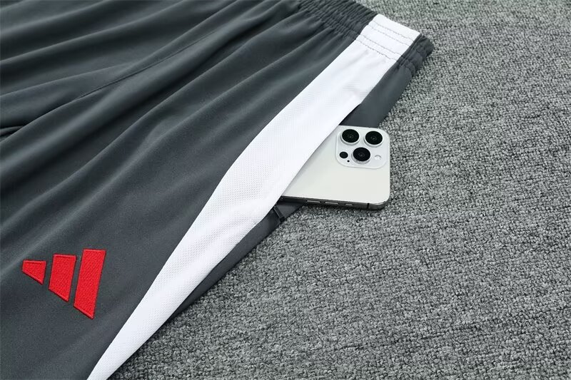 24/25  Man Utd Dark Grey 1:1 Quality Training Jersey