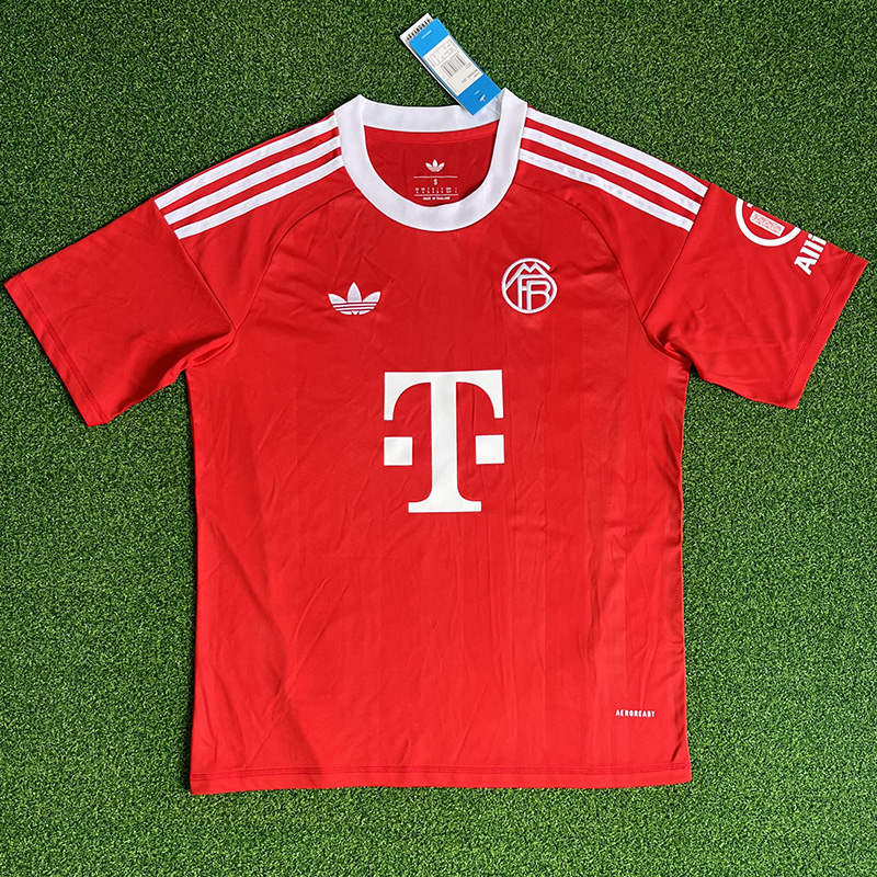25-26 Bayern Red Goalkeeper Fans Soccer Jersey