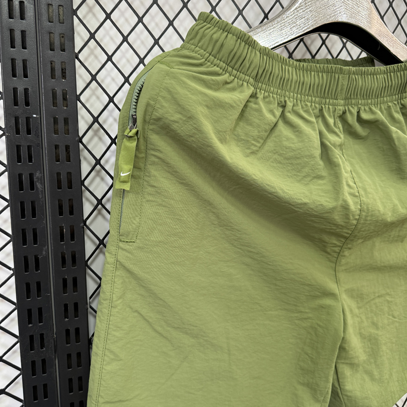 D900 NK Green Casual Short Pants