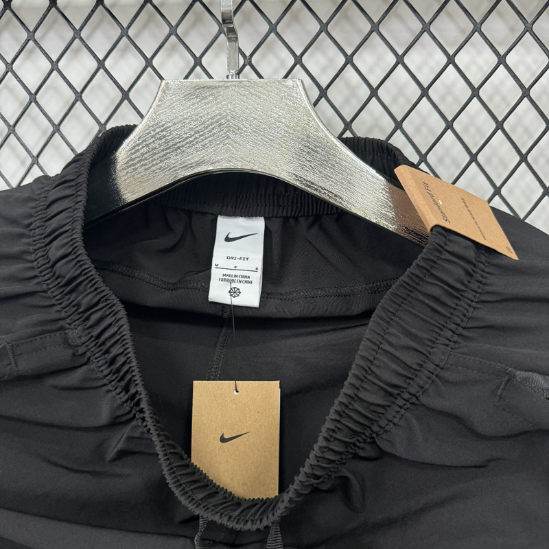 D705 NK Black Casual Short Pants