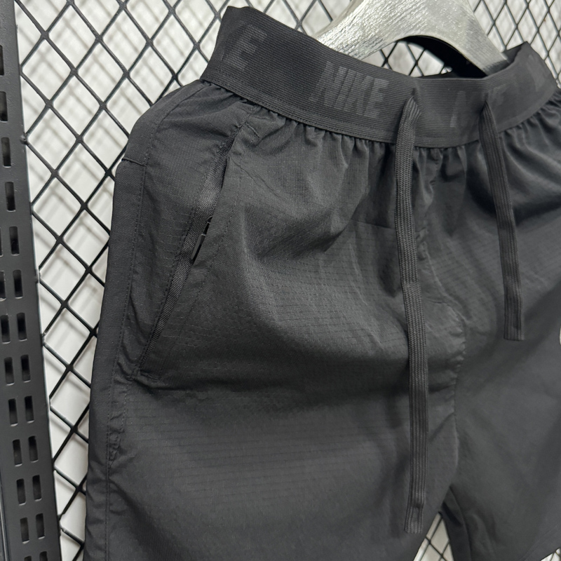 D3302 NK Black Casual Short Pants