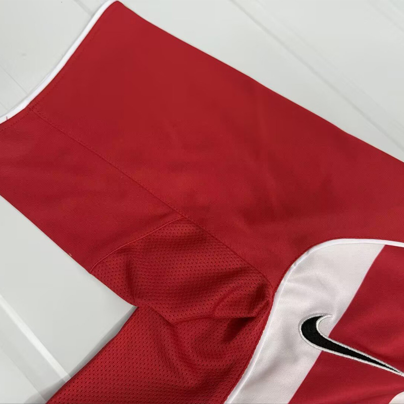 2004-2005 PSV Home Retro Soccer Jersey