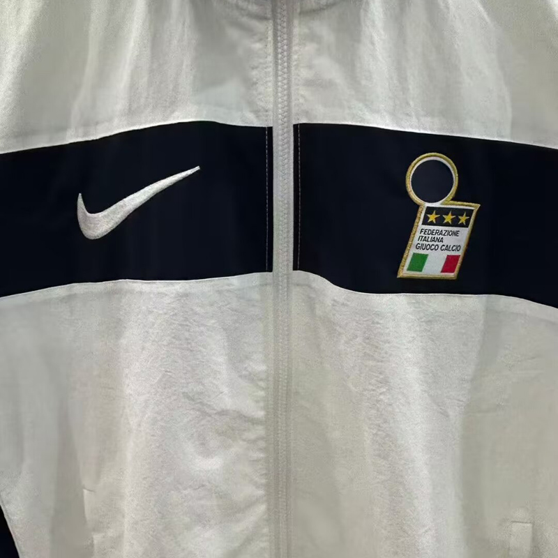 25-26 Italy White Windbreaker