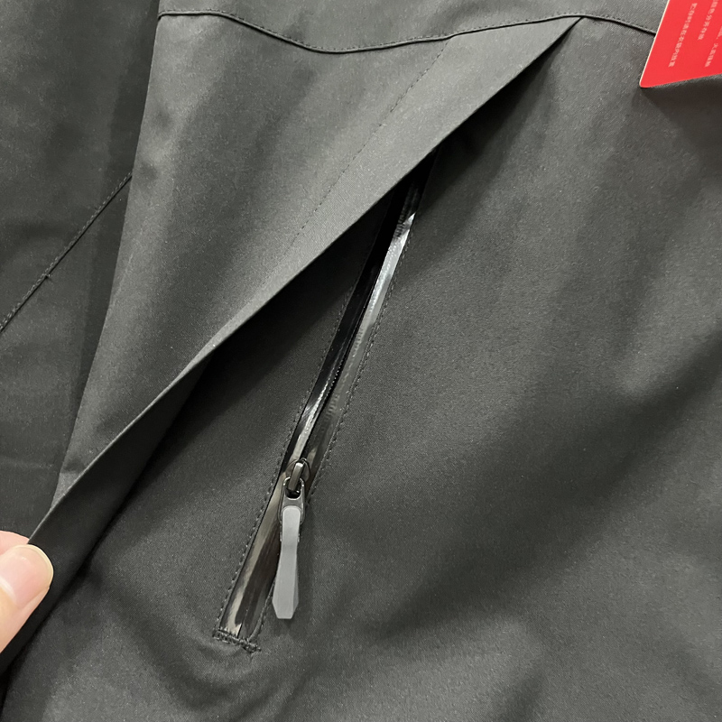 2025 NK Black Outdoor Jackets #H1001冲锋衣