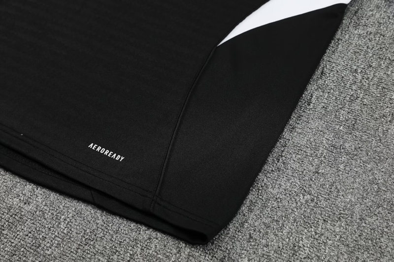 25-26 LIV Black Half Pull Tracksuit (半拉链)