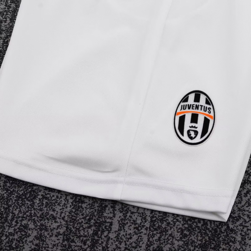 2004-2005 JUV Home Kids Retro Soccer Jersey