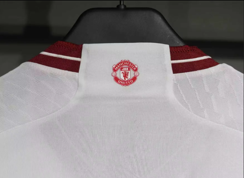 23-24 Man Utd three players 1:1 Fans Soccer Jersey