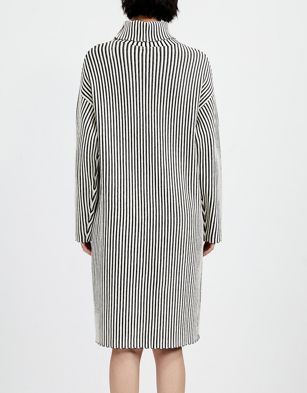 Turtle Neck Vertical Striped Pattern Knitted Dresses