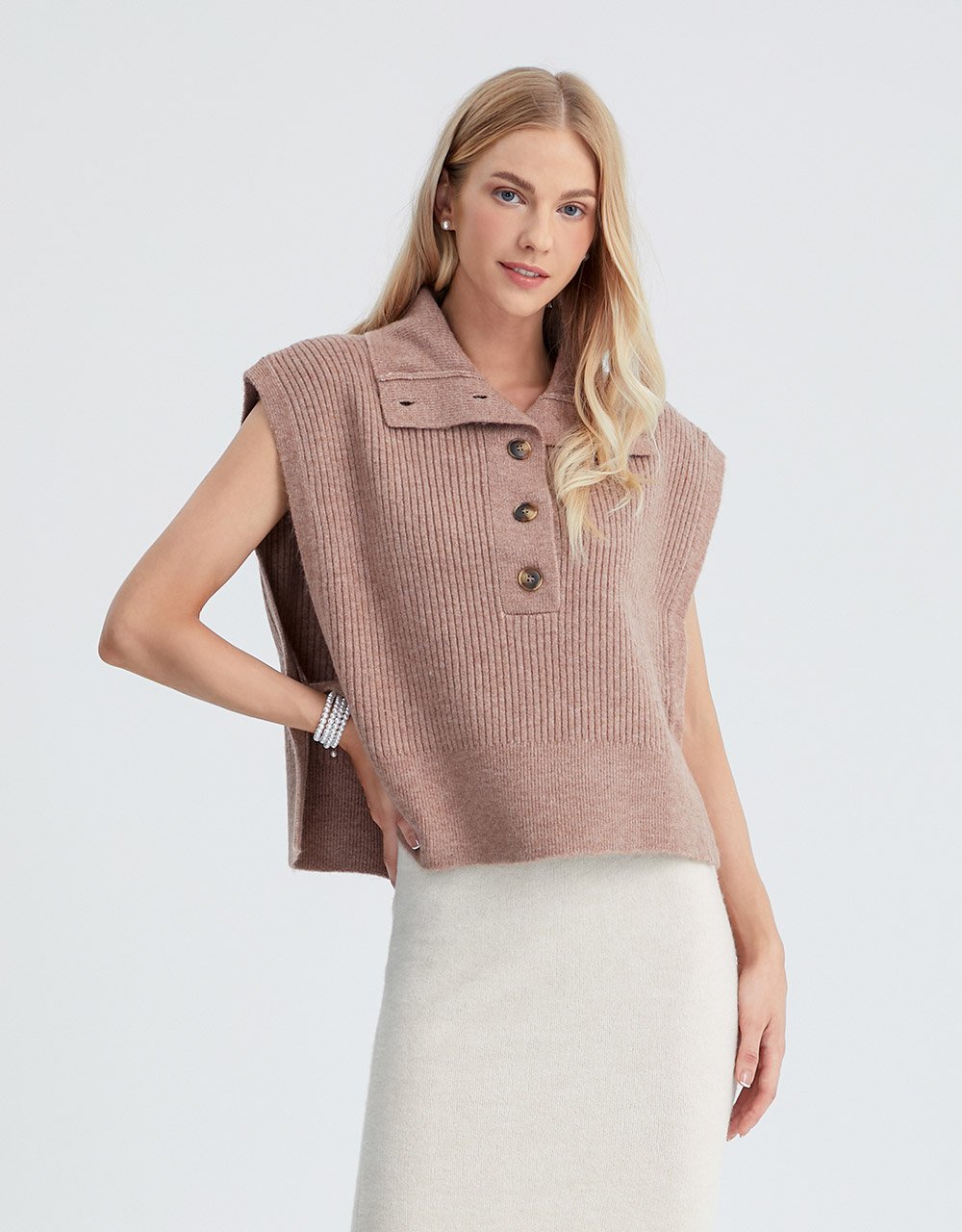 Sleeveless Ribbed Half Buttoned Knitted Vest