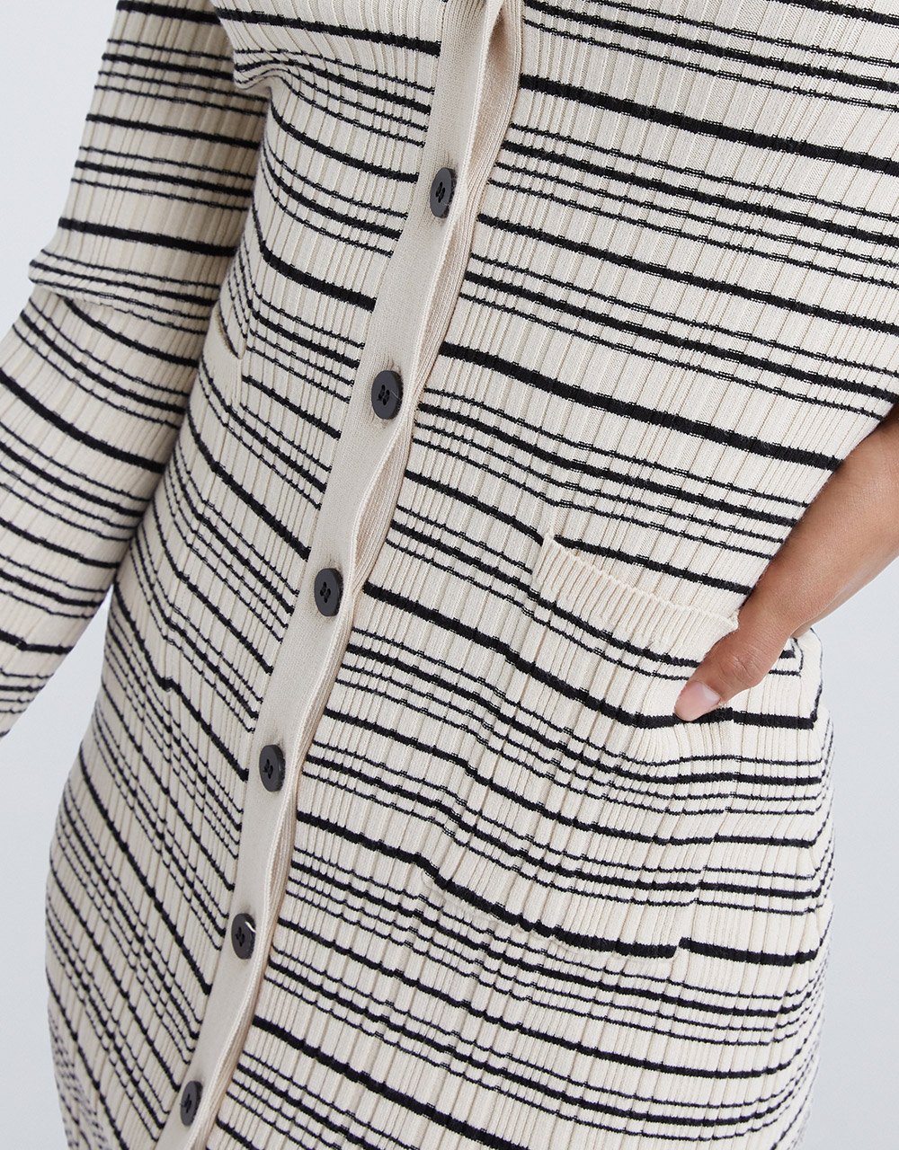 Standard Sleeve V-Neck Knitted Dress