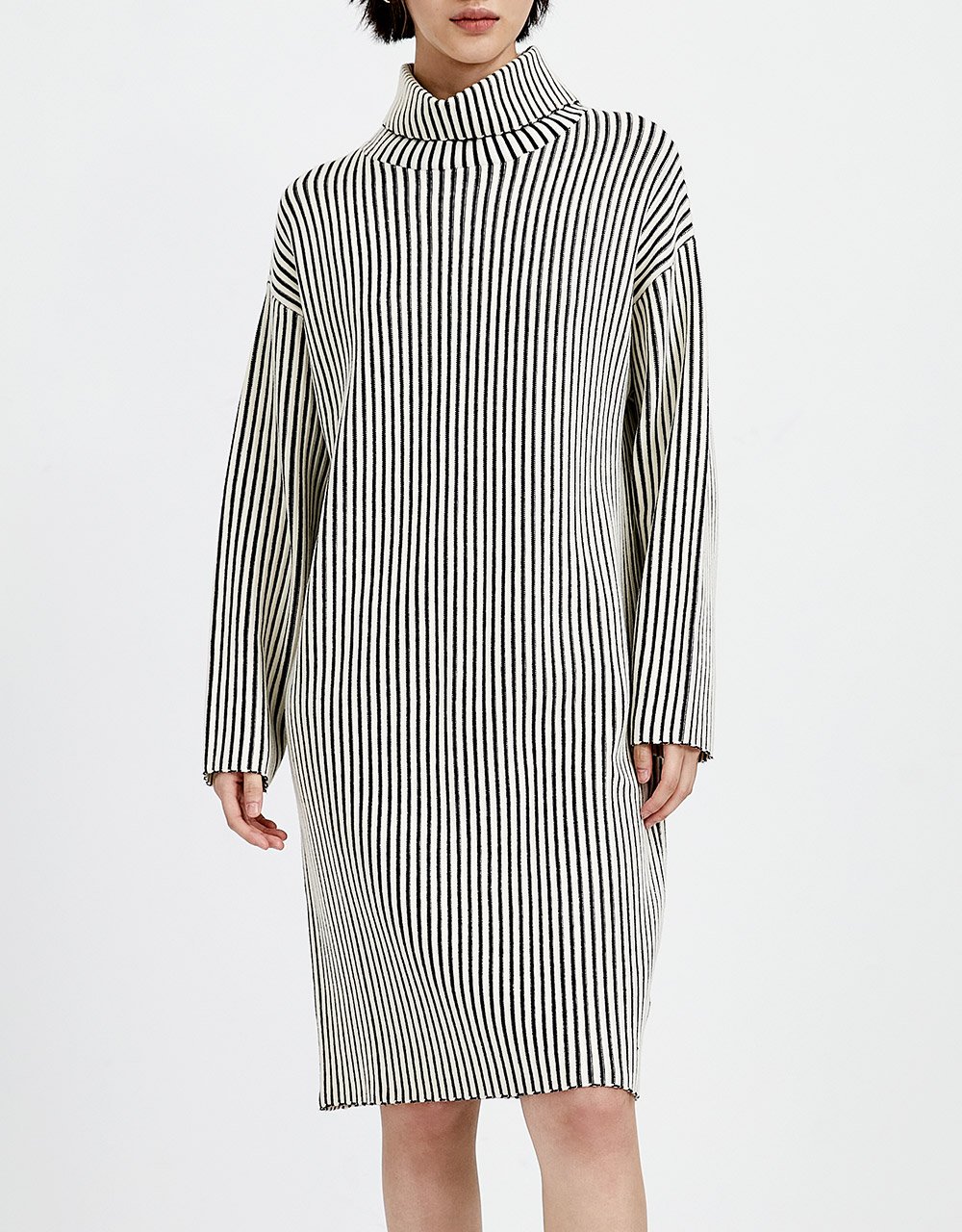 Turtle Neck Vertical Striped Pattern Knitted Dresses