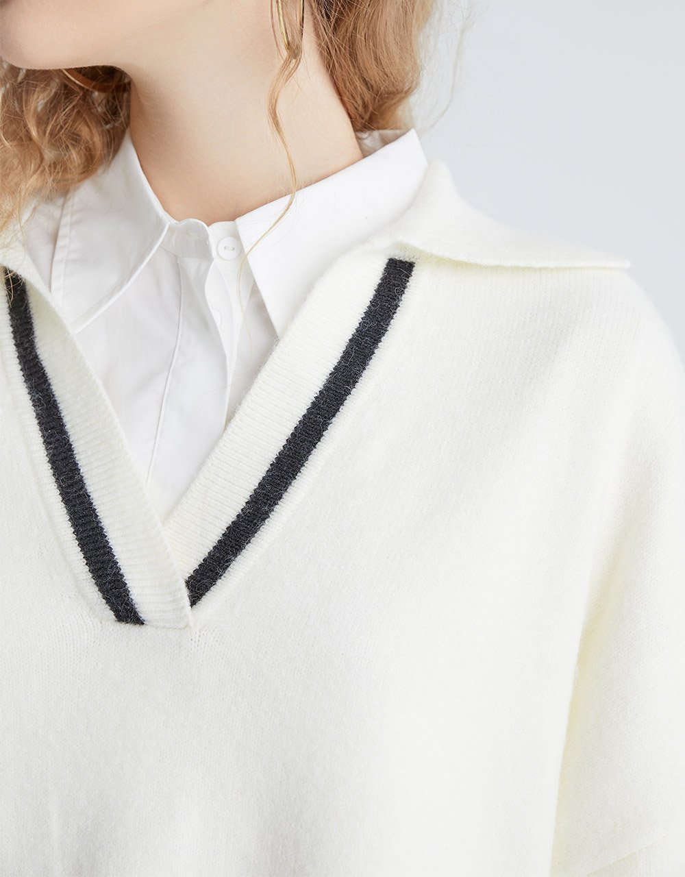 Contrast Trim Split Hem Knitted Top